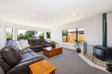 Photo of property in 110 Peter Hall Drive, Kelvin Grove, Palmerston North, 4414