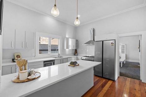 Photo of property in 239 Victoria Avenue, Hokowhitu, Palmerston North, 4410