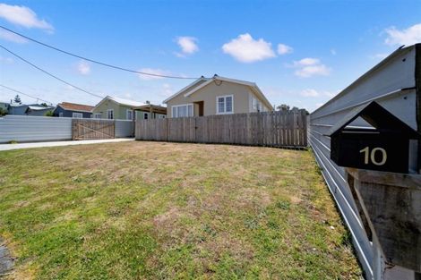 Photo of property in 10 Leicester Street, Patea, 4520