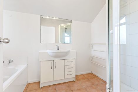 Photo of property in 1/42 Noeleen Street, Glenfield, Auckland, 0629