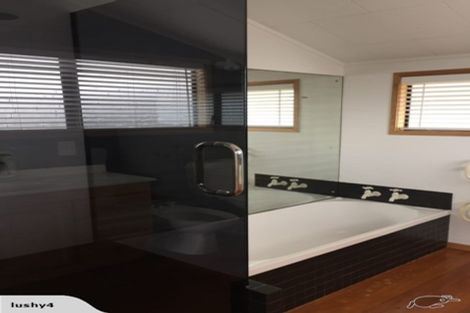 Photo of property in 2/2 Wolfe Street, Regent, Whangarei, 0112