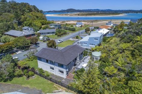 Photo of property in 43 Te Maika Road, Ngunguru, Whangarei, 0173