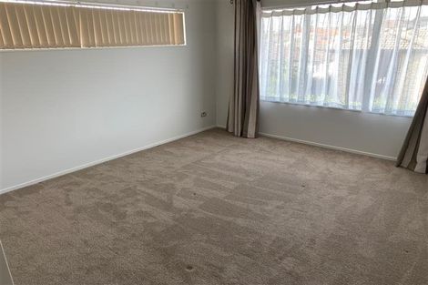 Photo of property in 6 Melmore Place, Pinehill, Auckland, 0632