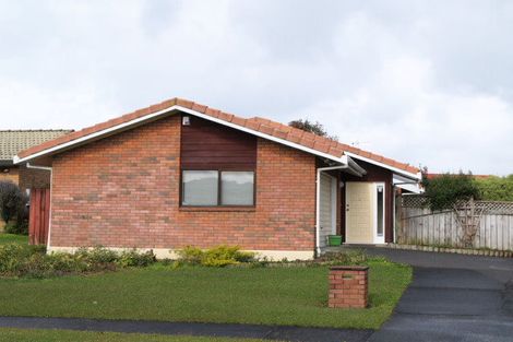 Photo of property in 14 Mirabell Place, Golflands, Auckland, 2013
