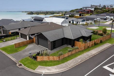 Photo of property in 63 Bert Wall Drive, Omokoroa, 3114