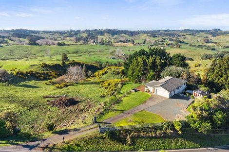 Photo of property in 233 Whitehills Road, Waitoki, Silverdale, 0994