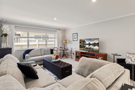 Photo of property in 41 Bridgewater Way, Pyes Pa, Tauranga, 3112