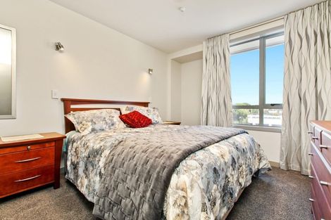 Photo of property in Anchorage Apartments, 301/36 Victoria Road, Mount Maunganui, 3116