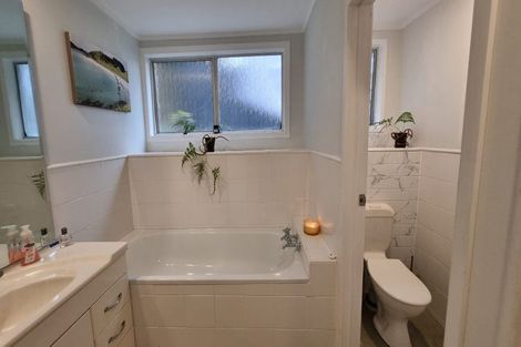 Photo of property in 24a Penning Road, Castor Bay, Auckland, 0620