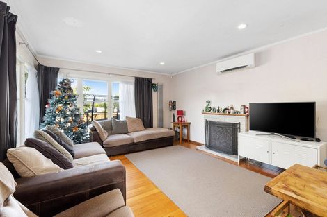 Photo of property in 7 Cornwall Street, Te Atatu South, Auckland, 0610