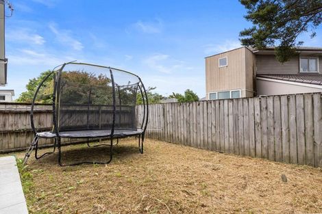 Photo of property in 4/45a Swanson Road, Henderson, Auckland, 0610