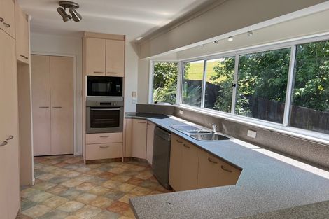 Photo of property in 17 Sumich Place, West Harbour, Auckland, 0618