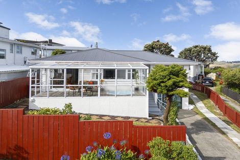 Photo of property in 10 Erris Street, Johnsonville, Wellington, 6037