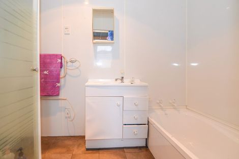 Photo of property in 5 Moore Street, West End, Palmerston North, 4412