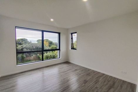 Photo of property in 11 Portadown Avenue, Pakuranga Heights, Auckland, 2010