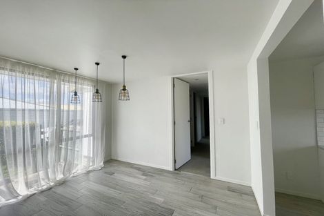 Photo of property in 2/84 Lynwood Road, New Lynn, Auckland, 0600