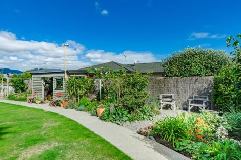Photo of property in 6 Beachwater Grove, Paraparaumu Beach, Paraparaumu, 5032