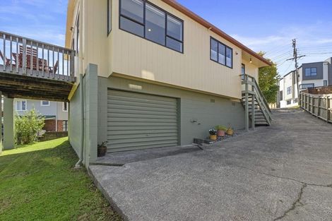 Photo of property in 133a Vodanovich Road, Te Atatu South, Auckland, 0610