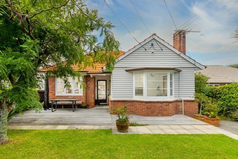 Photo of property in 16 Wainoni Avenue, Point Chevalier, Auckland, 1022