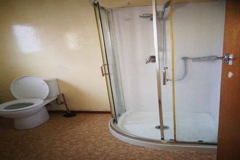 Photo of property in 1/42 Fruitvale Road, New Lynn, Auckland, 0600