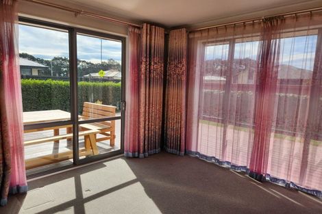 Photo of property in 8 Little Gem Road, Hornby, Christchurch, 8025