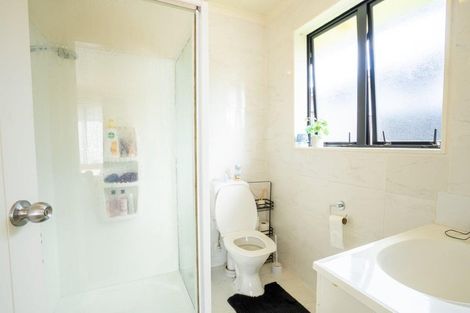 Photo of property in 33 Geneva Terrace, Kelvin Grove, Palmerston North, 4414