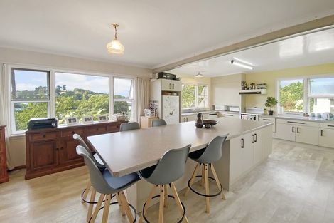 Photo of property in 8 Feltham Street, Hunterville, 4730