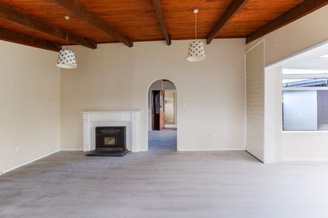 Photo of property in 10 Sealand Place, Mangere Bridge, Auckland, 2022