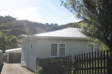Photo of property in 271 Middleton Road, Glenside, Wellington, 6037