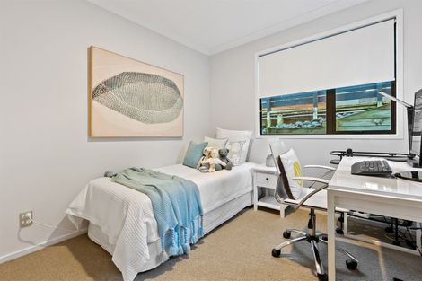 Photo of property in 14 San Martin Place, Goodwood Heights, Auckland, 2105