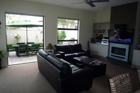 Photo of property in 1/40 Scarlet Oak Drive, Schnapper Rock, Auckland, 0632