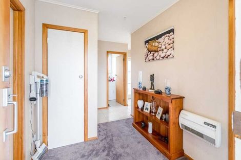 Photo of property in 23 Linwood Avenue, Forrest Hill, Auckland, 0620