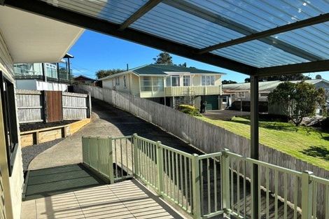 Photo of property in 67a Birkdale Road, Birkdale, Auckland, 0626