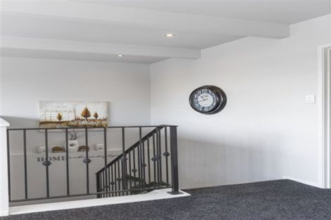 Photo of property in 13 Callender Place, Shelly Park, Auckland, 2014