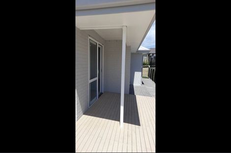 Photo of property in 1 Nottingham Road, Omokoroa, 3114