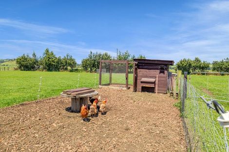 Photo of property in 43 Carrs Road, Urenui, 4377