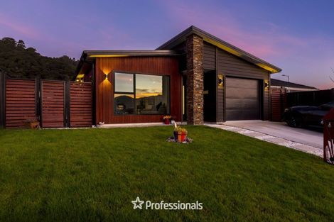 Photo of property in 11 Buddle Road, Wallaceville, Upper Hutt, 5018