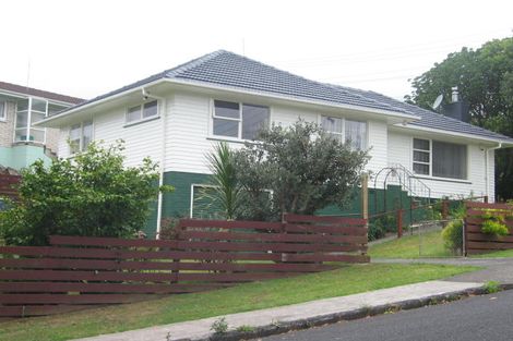 Photo of property in 1 Blenheim Street, Glenfield, Auckland, 0629
