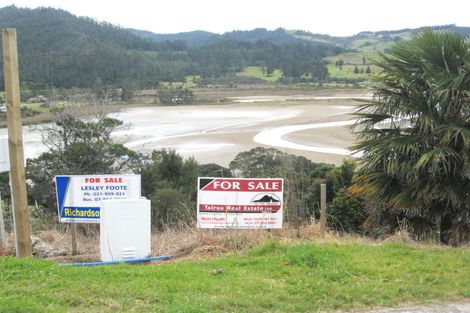 Photo of property in 18 Ridge Road, Tairua, 3508