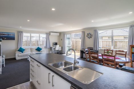 Photo of property in 10 Tapuhikura Street, Waikanae, 5036