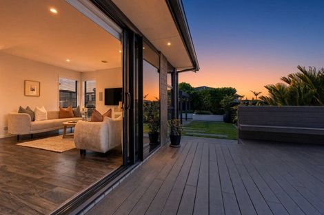 Photo of property in 5 Augusta Grove, Waiwhakaiho, New Plymouth, 4312