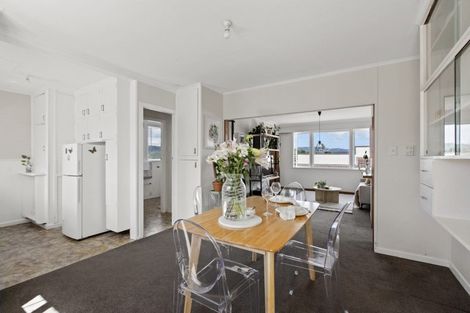 Photo of property in 44 Savoy Road, Glen Eden, Auckland, 0602