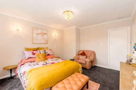 Photo of property in 48 Hookway Grove, Paraparaumu, 5032