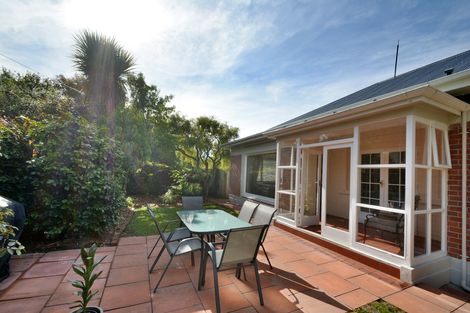Photo of property in 2 Mcgeorge Avenue, Mornington, Dunedin, 9011