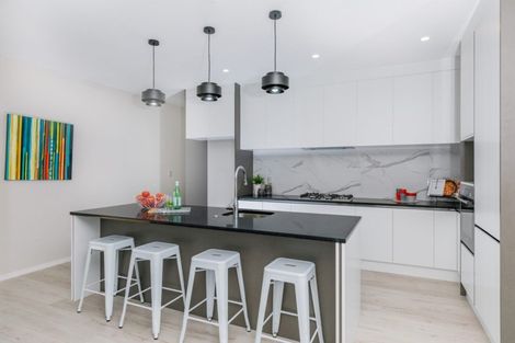 Photo of property in 11 Ropere Street, Kumeu, 0810