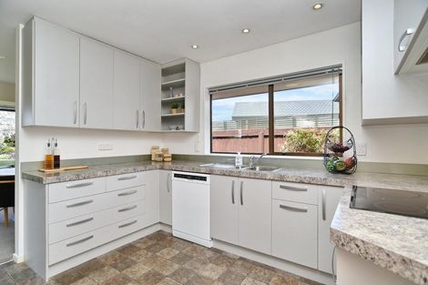 Photo of property in 7 Creese Place, Redwood, Christchurch, 8051