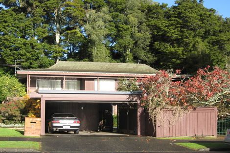 Photo of property in 39 Walpole Avenue, Hillpark, Auckland, 2102