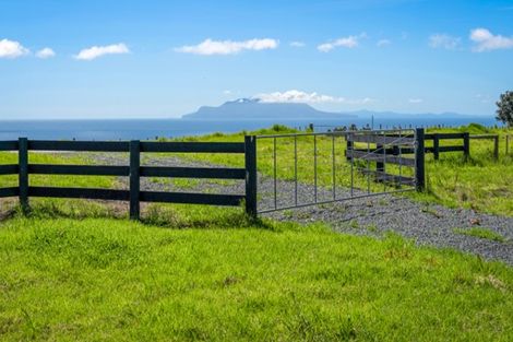 Photo of property in 98 Cape Rodney Road, Leigh, 0985