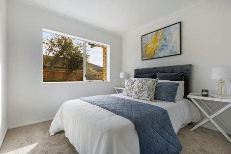 Photo of property in 17 Brompton Place, Burswood, Auckland, 2013