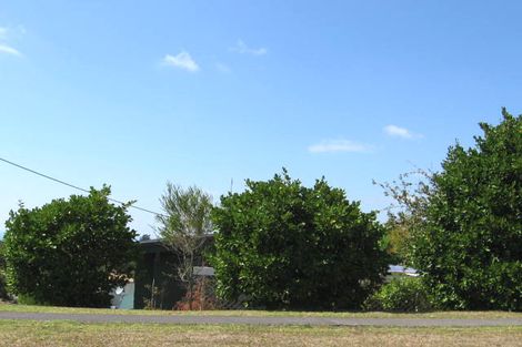 Photo of property in 765 East Coast Road, Northcross, Auckland, 0630